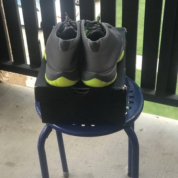 Jordan “Grey Reflective” Futures 7y - Picture 3 of 3